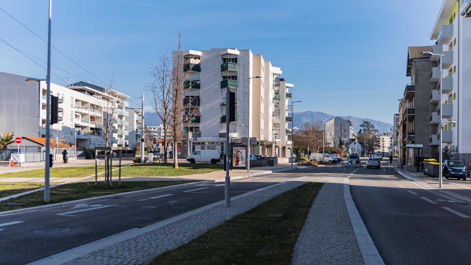 Lac-Montagne-Leman-Geneva, Garage, Tram Annemasse Exteriör bild